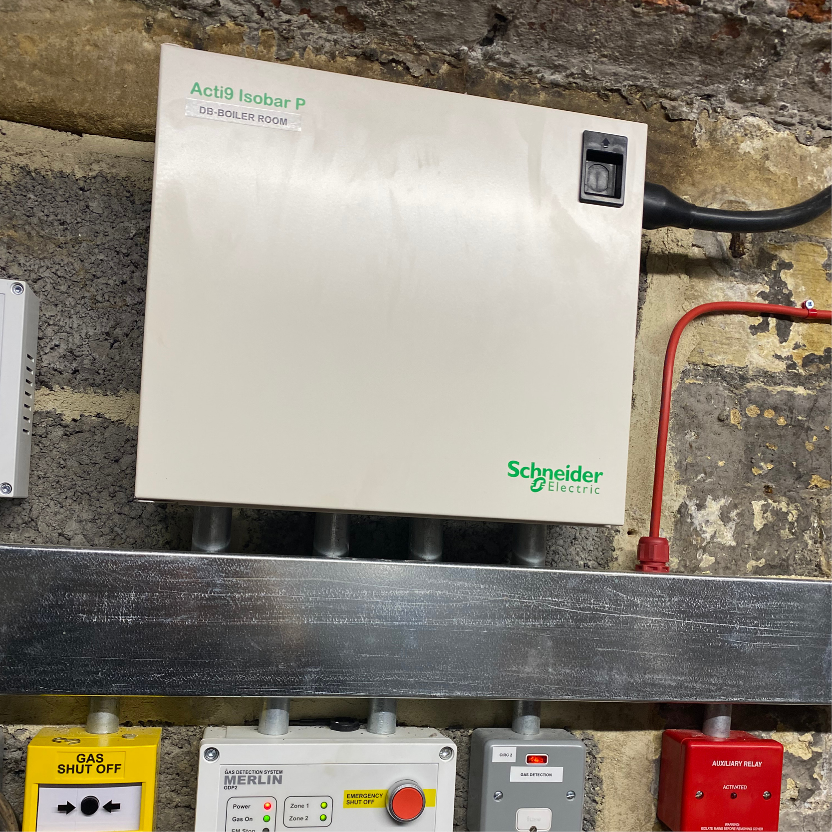 Design, supply, installation and commissioning of an energy-efficient Air Conditioning system in West Yorkshire